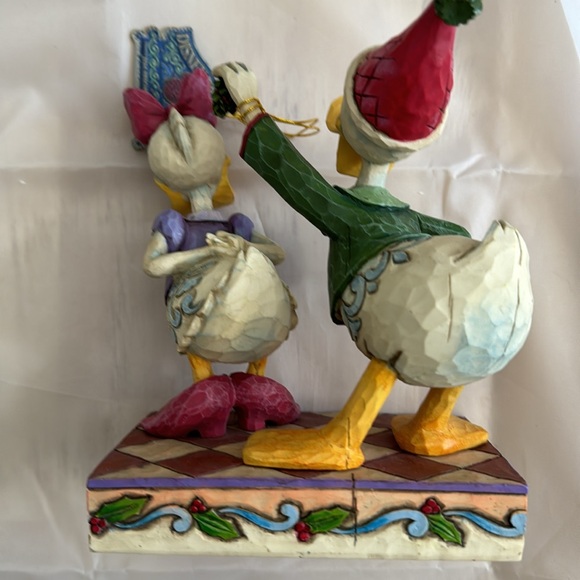 Disney Traditions Jim Shore “Mistletoe Moment” - Picture 2 of 6